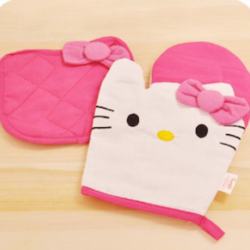 Hello Kitty Pot Holder & Oven Mitt Only $5.31 + Free Shipping