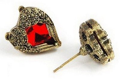 Retro red heart earrings