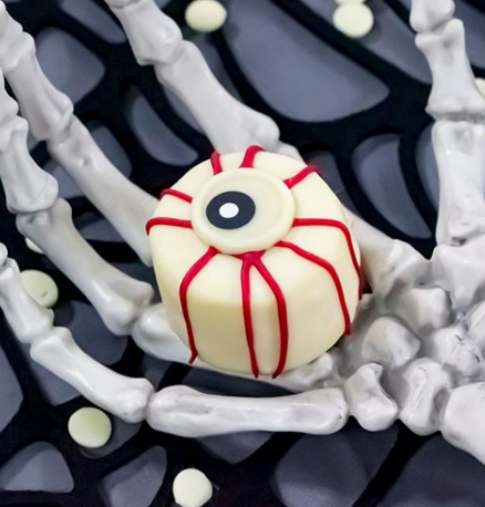 Edible Arrangements: Free Halloween Treat