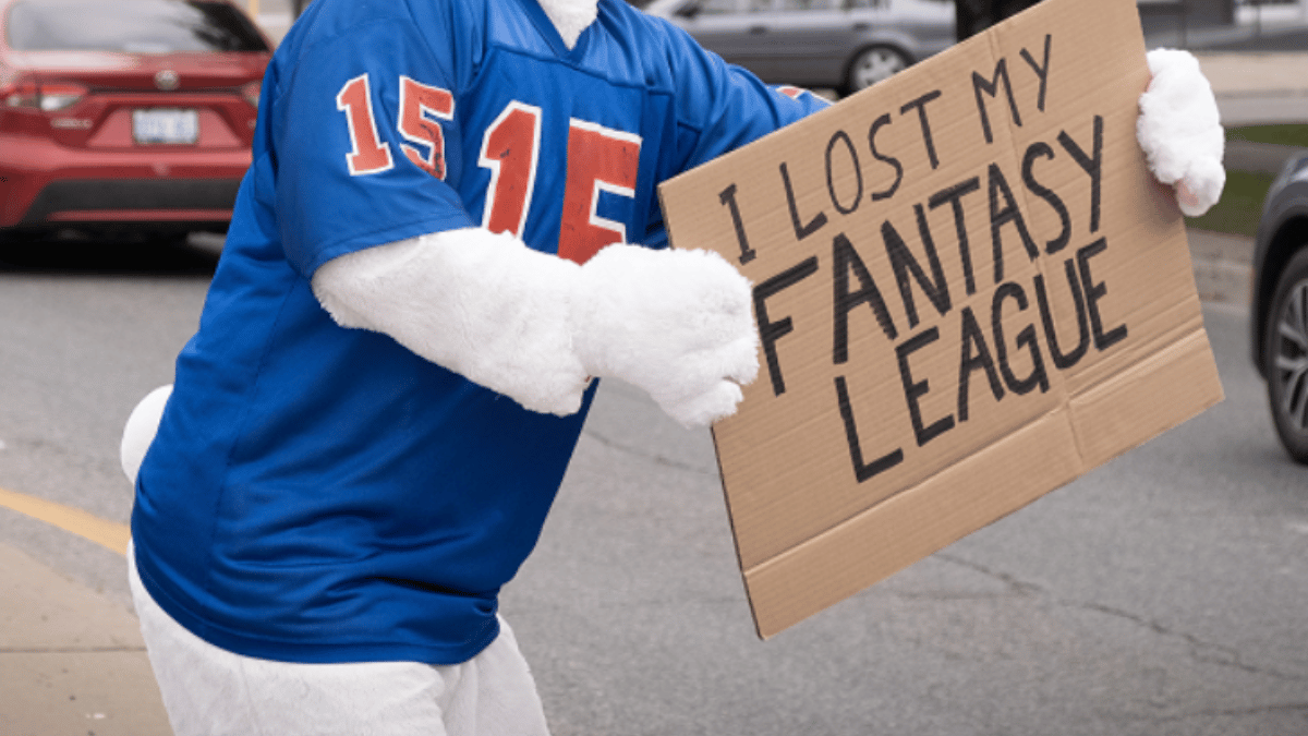 Win the DenTek Fantasy Football Challenge!